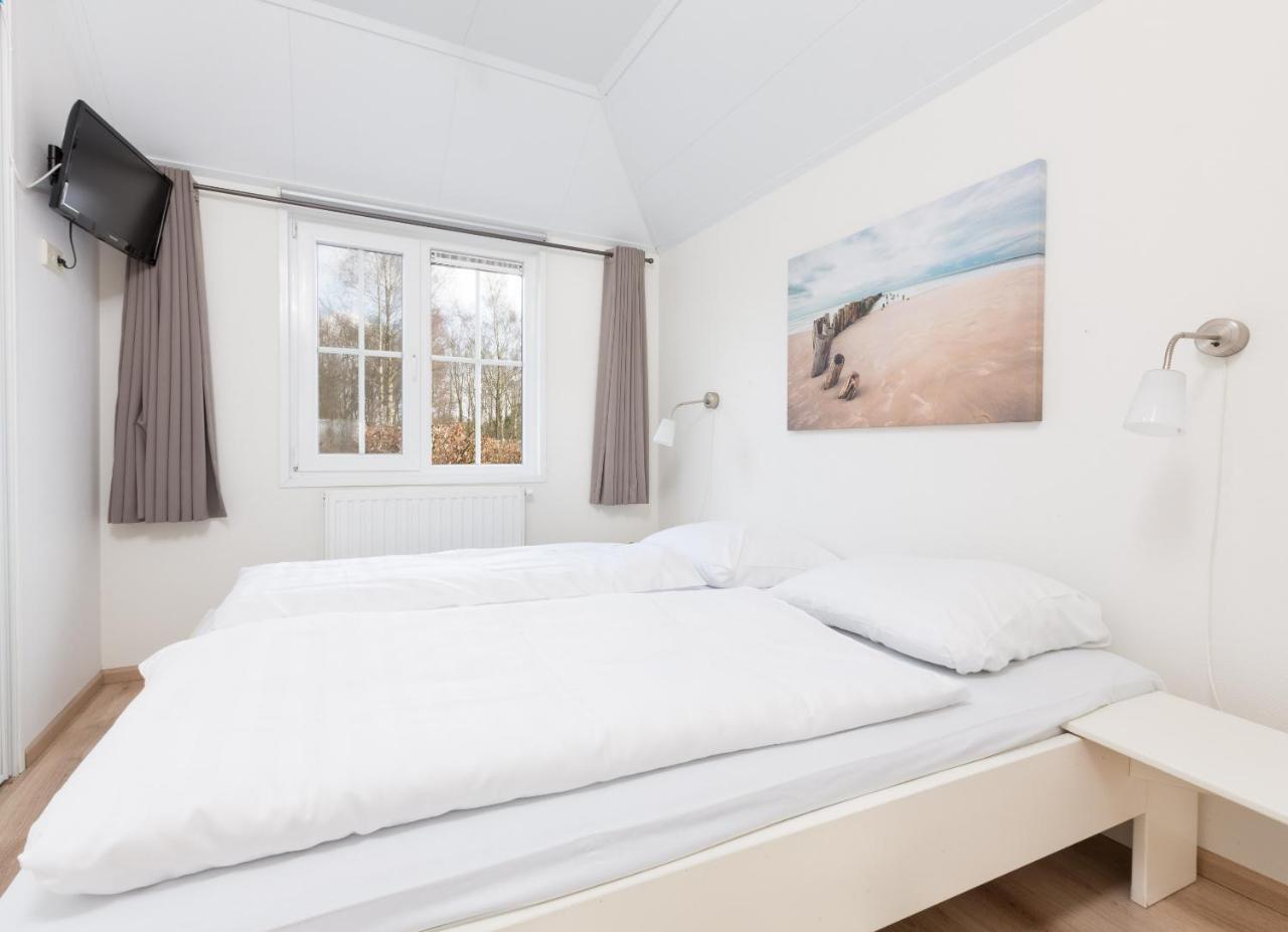 Roompot Recreatiepark De Tolplas Vriezenveen Exterior photo